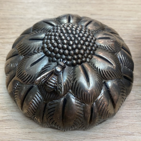 Bee & Flower Silver Plated Trinket Box - Picture 4 of 10